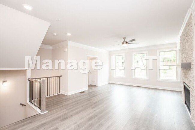 Building Photo - Brand new townhome in Chamblee