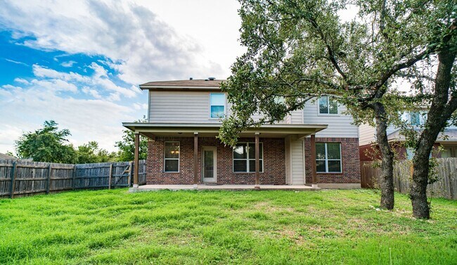 Building Photo - 2301 Giddens Dr