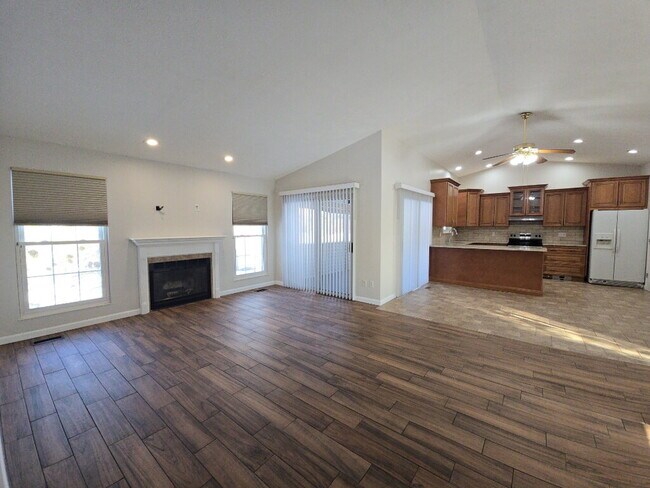 Building Photo - 4 Edam Ct