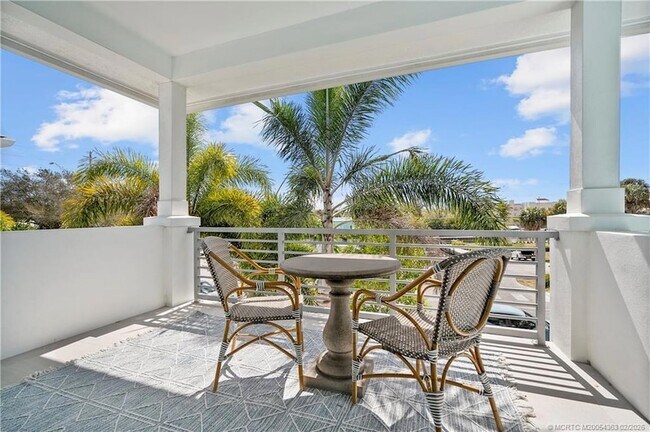 Building Photo - 521 SW Ocean Blvd