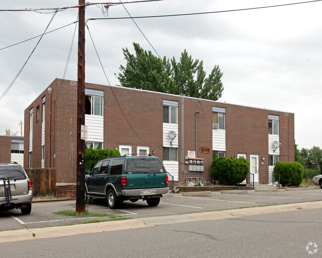 Building Photo - South Huron Street Townhomes