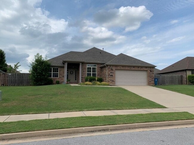 Primary Photo - 3304 SW Briar Creek Ave