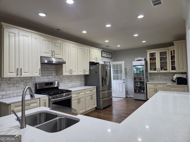 Building Photo - 350 Aster Ridge Trail