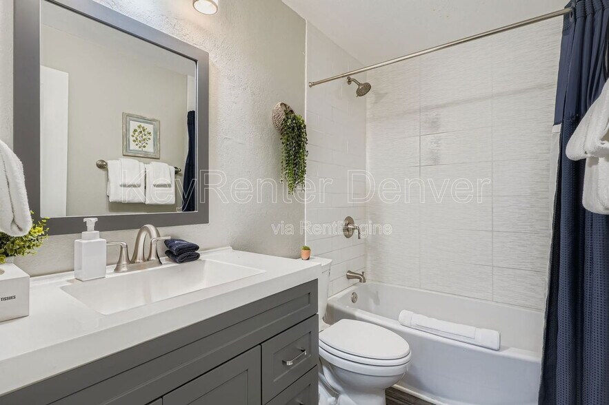 Building Photo - 1454 Ivy St