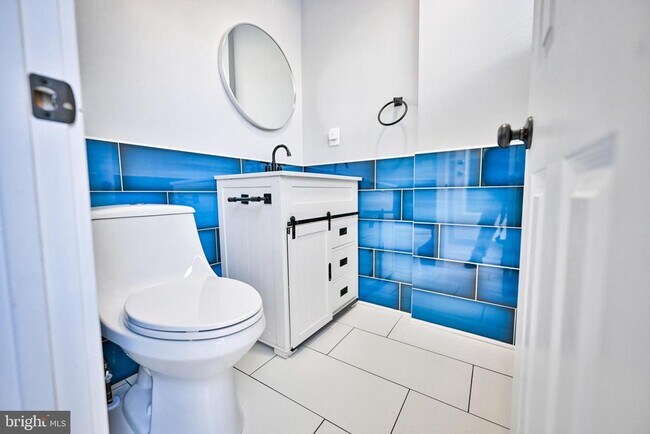 Building Photo - 1015 Riverside Ave