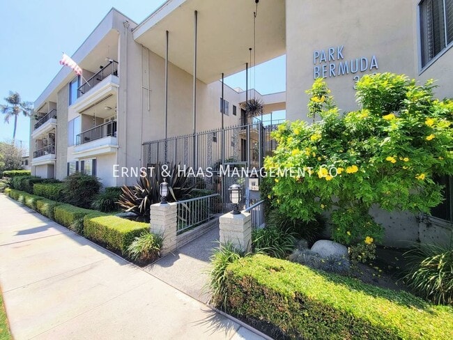 Building Photo - 333 Junipero Ave