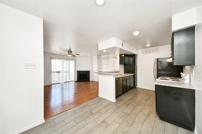 Building Photo - 12905 Woodforest Blvd