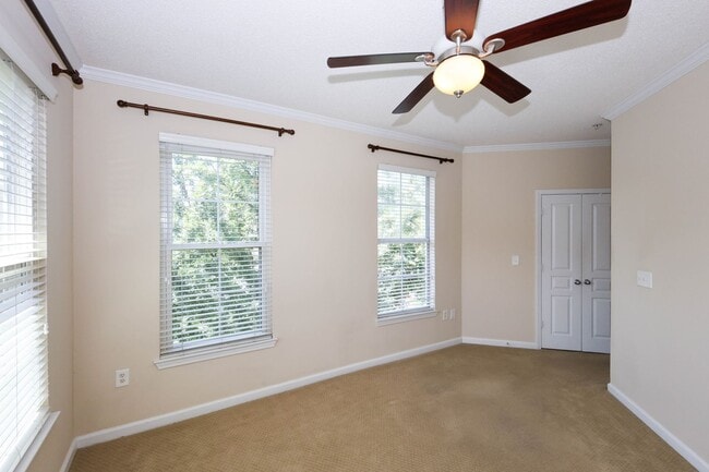 Building Photo - Villa Sonoma Brookhaven