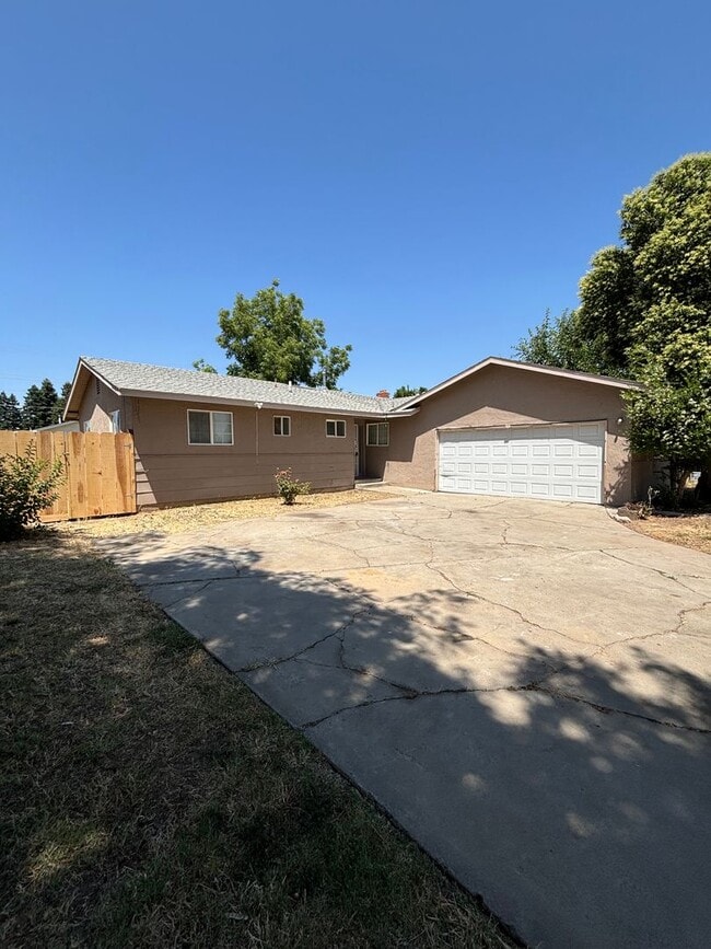 Primary Photo - Spacious 3BD/2BA Home with Great Features!