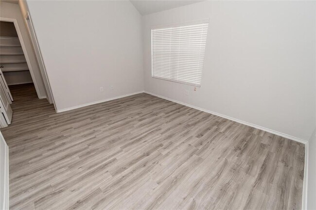 Building Photo - 25238 Sanitas Valley Dr