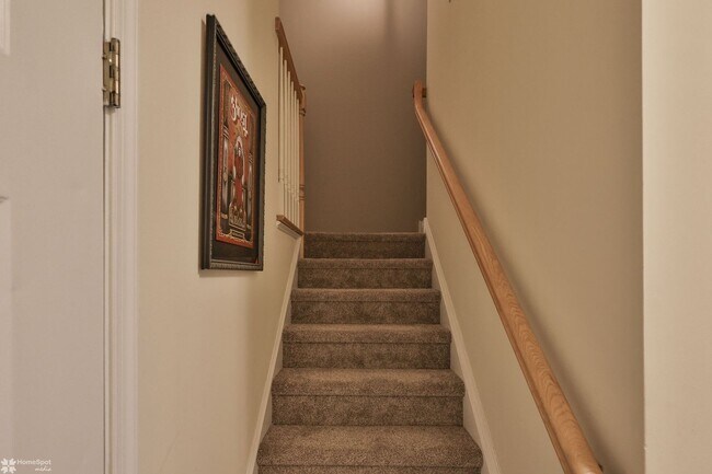 Building Photo - Bright, spacious 2-bedroom / 2-bath condo available now!