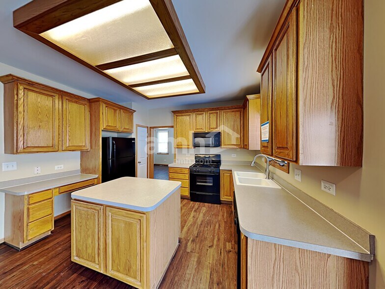 Building Photo - 25021 Vermette Rd