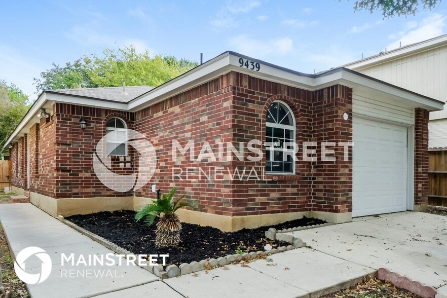Building Photo - 9439 Gillcross Way