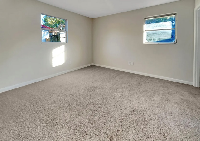 Building Photo - 7748 Knoll Dr N