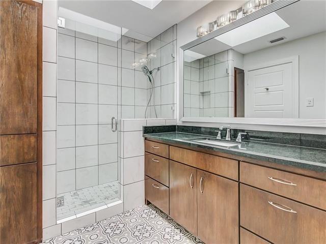 Building Photo - 3700 W 6th St