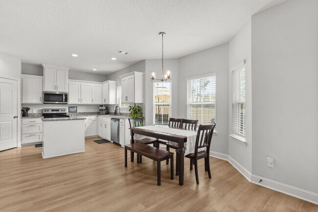 Building Photo - Like New Construction in Ludowici