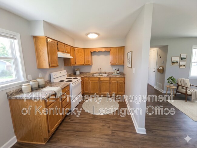 Building Photo - 444 Schenkel Ln