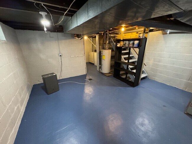 Building Photo - Trail St 223-225 W