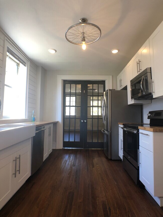 Building Photo - Neal Street Townhomes