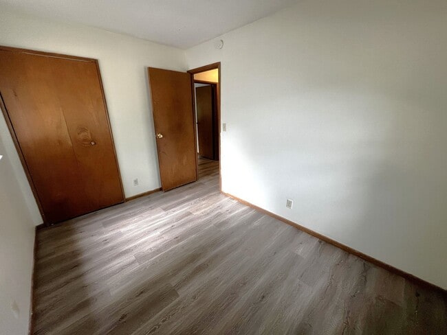 Building Photo - 3 Bedroom 1 Bath Home in Beautiful Iowa City!