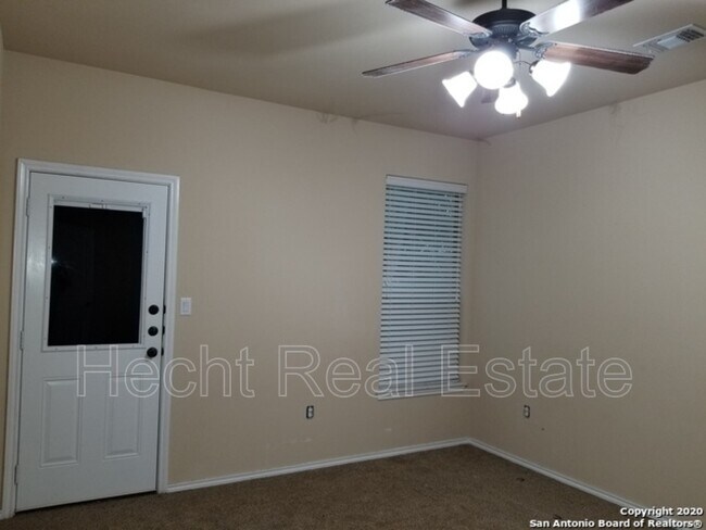 Building Photo - 1027 Brown Rock Dr