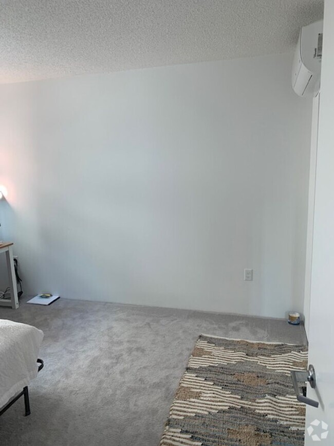 Building Photo - Ililani in Kakaako - 1 bedroom, 1 bath Con...