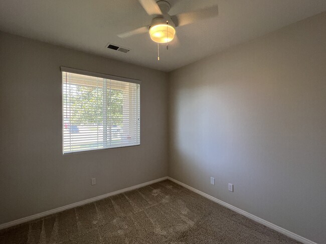 Building Photo - 5418 Sweet Sunblaze Ave