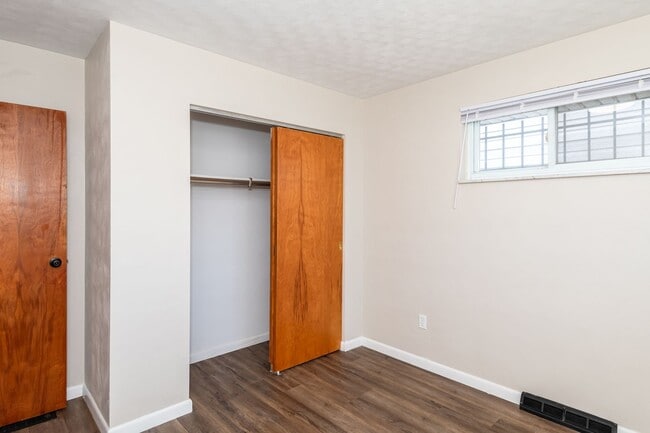 Building Photo - Adorable 2-bedroom 2-bathroom home