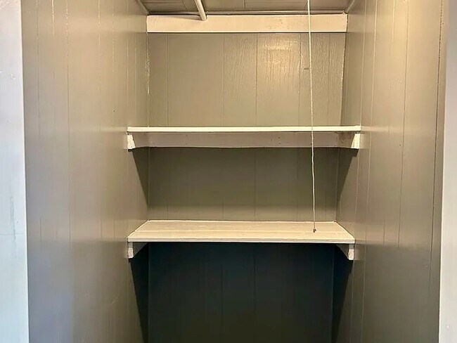 Building Photo - 25 N Washington St