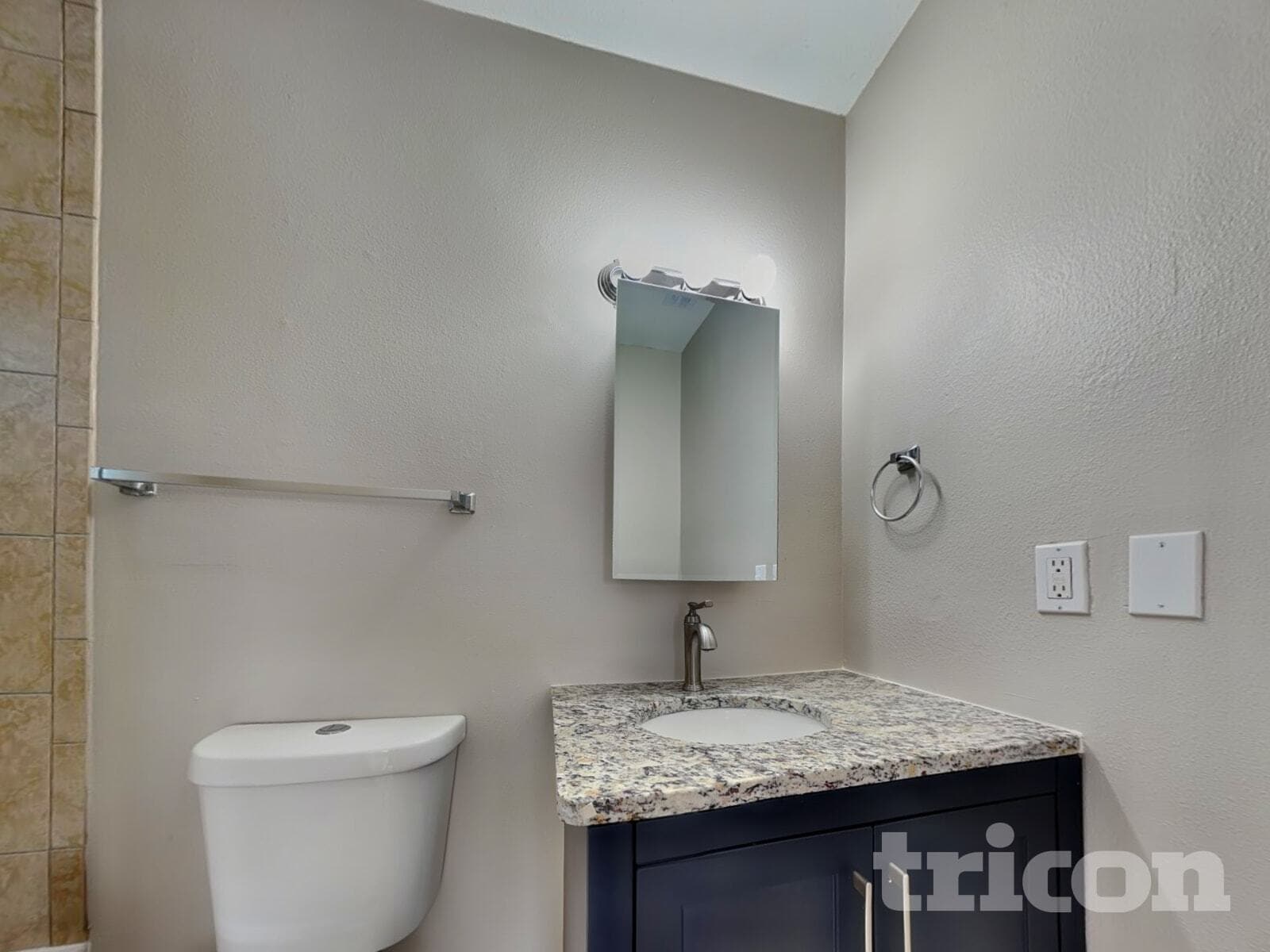 Building Photo - 5110 Cresthill Dr