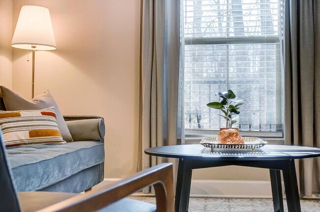 Building Photo - 740 Zumstein Ln