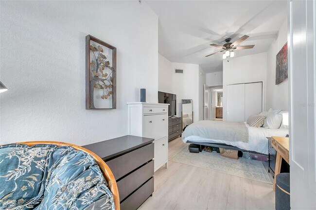 Building Photo - 520 S Armenia Ave