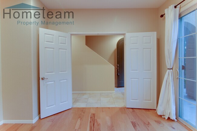 Building Photo - 2BR/2.5BA 1458 SQFT Eastlake/Chula Vista T...