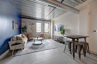 Building Photo - 1009 W Juneau Ave