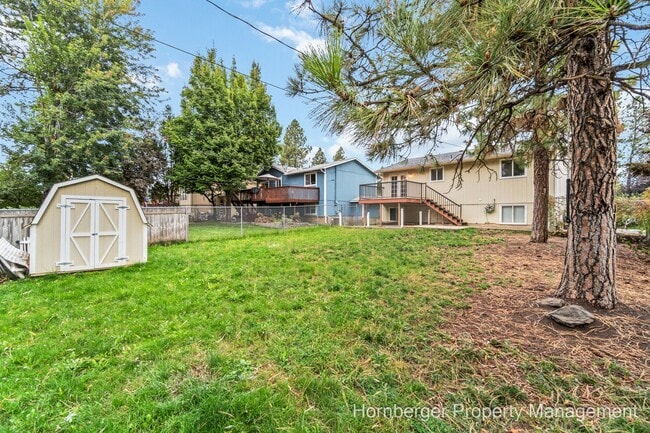 Building Photo - Recently Updated Single Family Home On The...