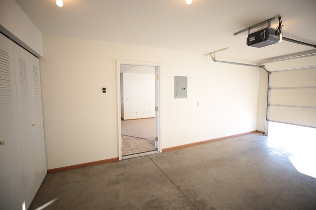 Building Photo - Crossings at Bellbrook