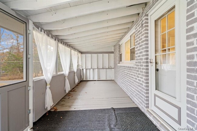 Building Photo - 7 Red Top Rd