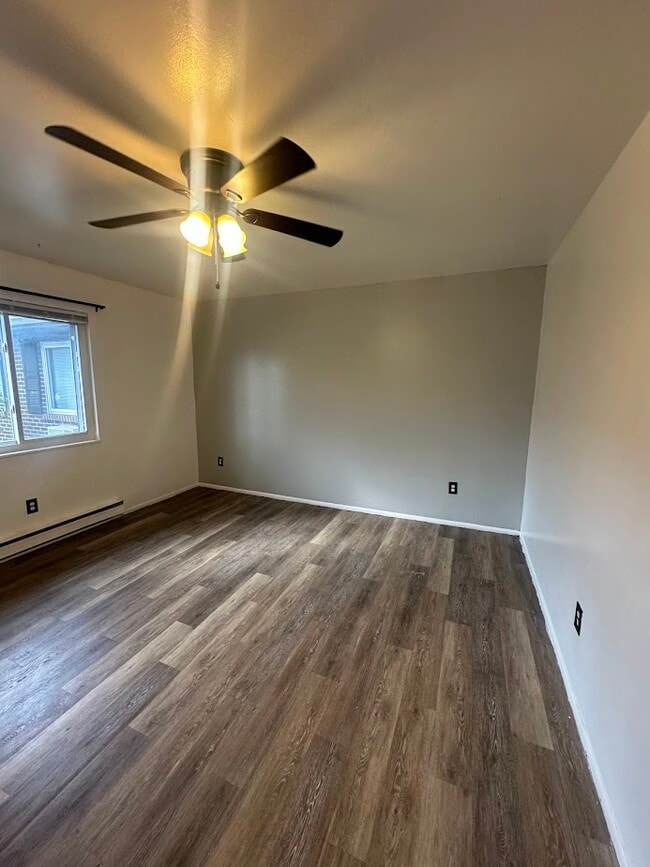 Building Photo - 4365 Powell Rd