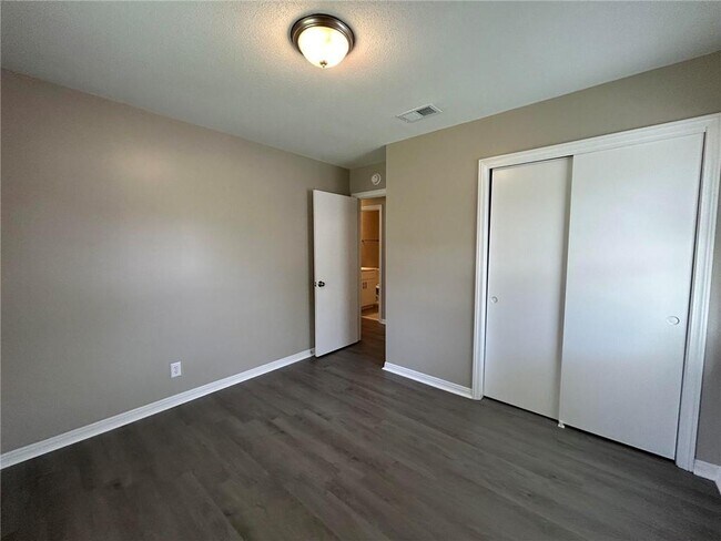 Building Photo - 506 Seville Dr