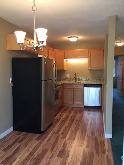 Building Photo - 200 SW Florence Ave