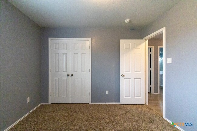 Building Photo - 6505 Clear Brook Dr