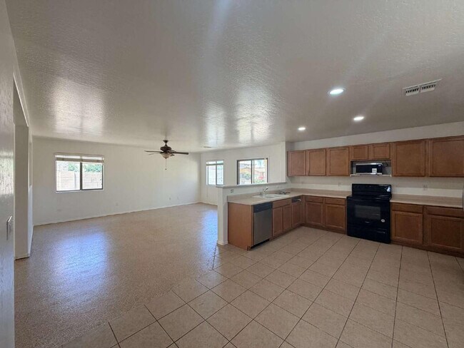 Building Photo - 2344 E Meadow Creek Way