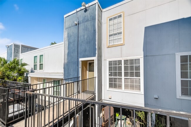 Building Photo - 781 Country Pl Dr