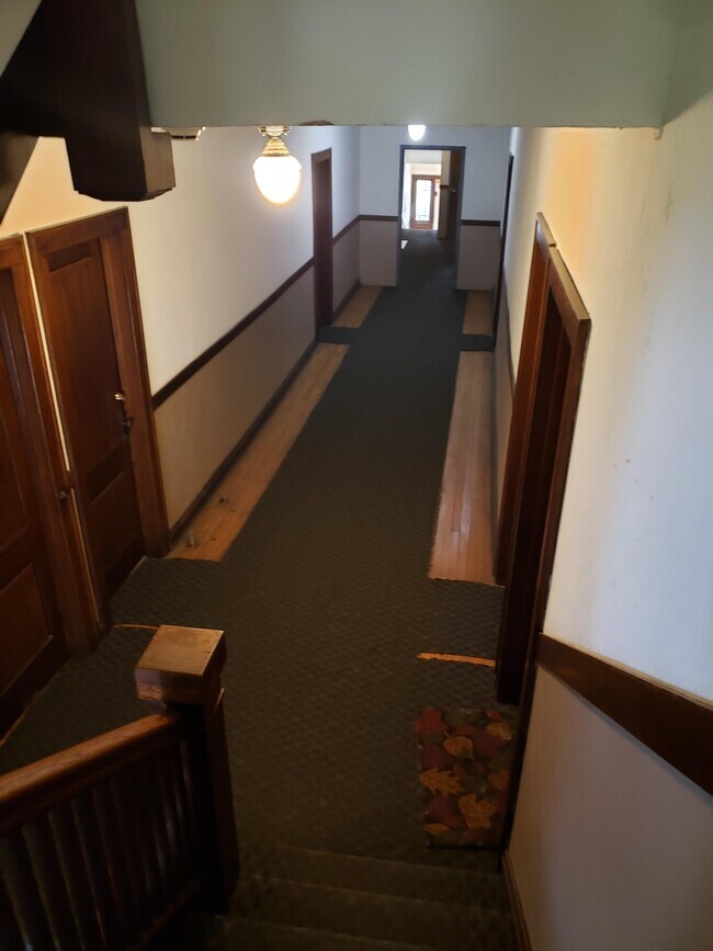 Building Photo - 2020 Garfield Ave