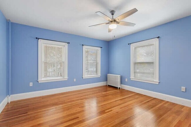 Building Photo - 7 Perham St