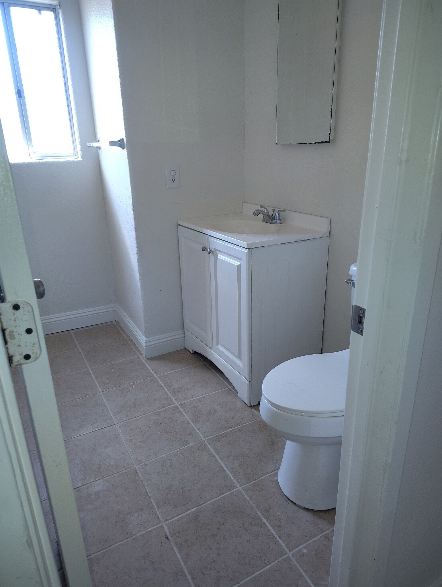 Building Photo - 950 S Thompson St