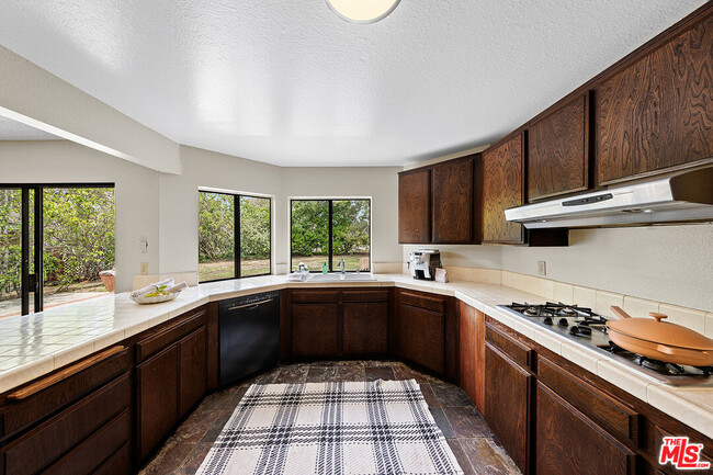 Building Photo - 780 Carriage Cir