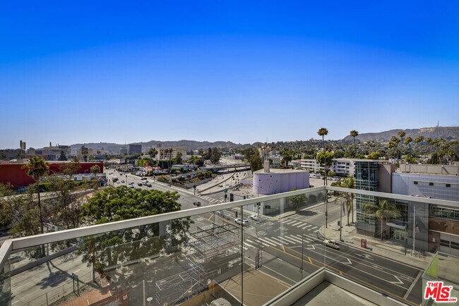 Building Photo - 5750 Hollywood Blvd