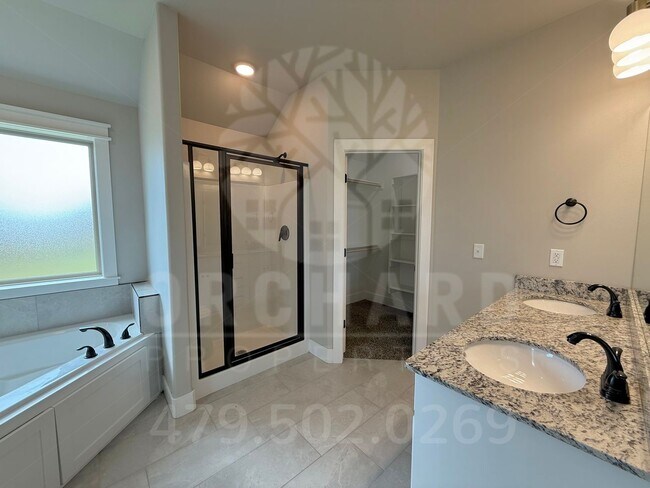 Building Photo - Tontitown- Single-Family Home- Popular Wel...