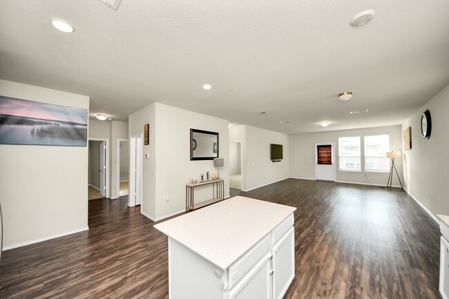 Building Photo - 25827 Kinship Ct